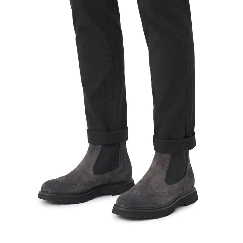 Wingtip-Boots aus Veloursleder