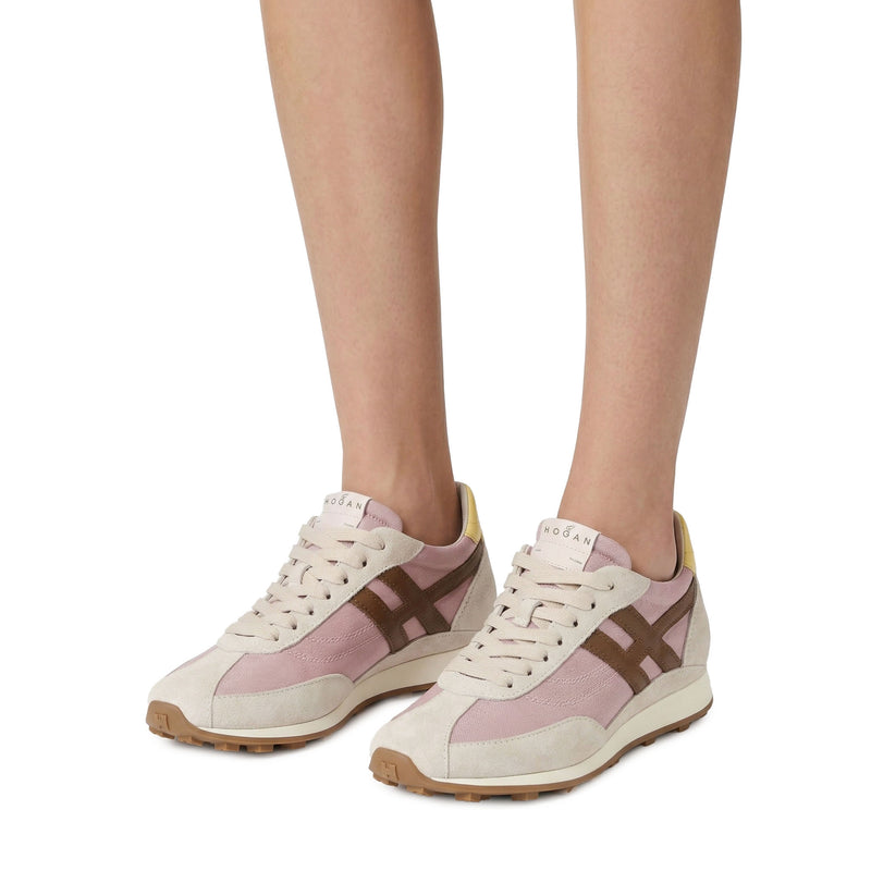 Sneaker aus Veloursleder