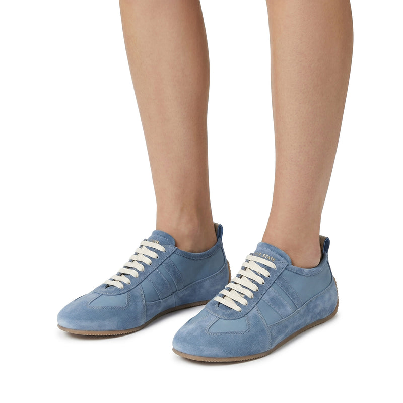 Sneaker aus Veloursleder