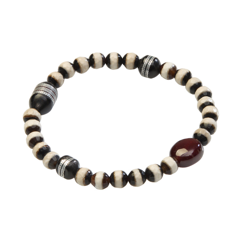 Bracelet made of agate beads