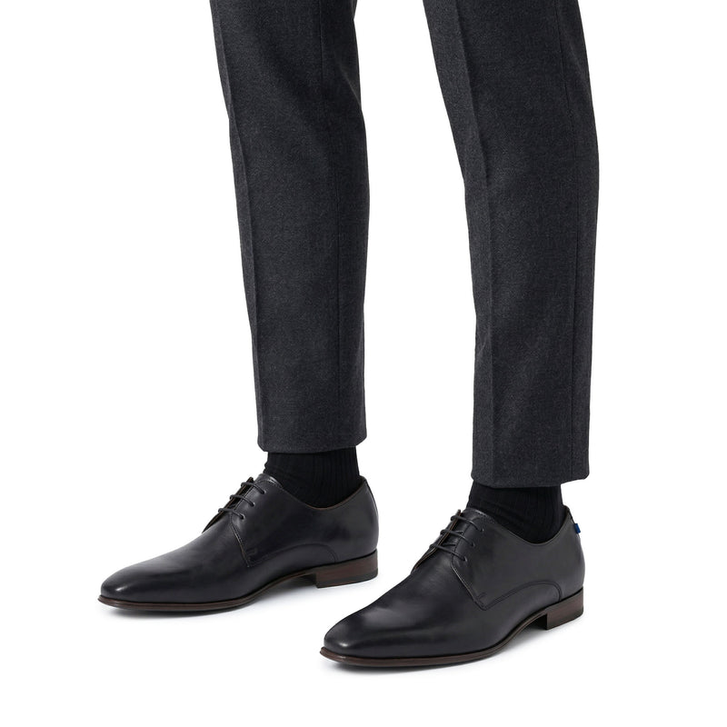 Schnürschuhe aus Leder