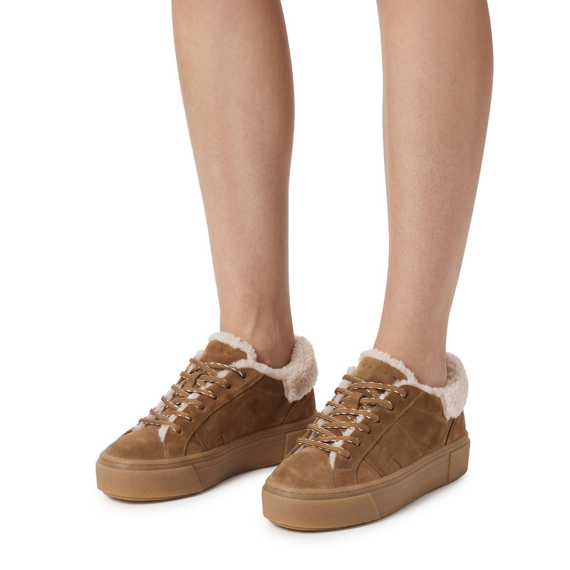Sneaker aus Veloursleder