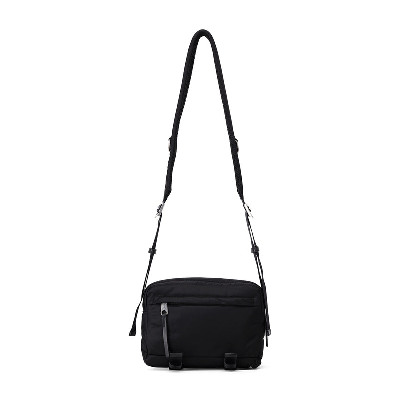 Umhängetasche mit Metalldetails One Size / Schwarz