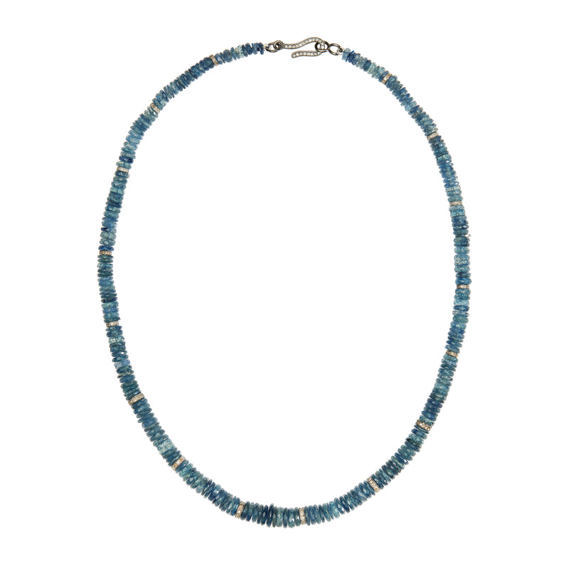 Halskette aus blauem Saphir