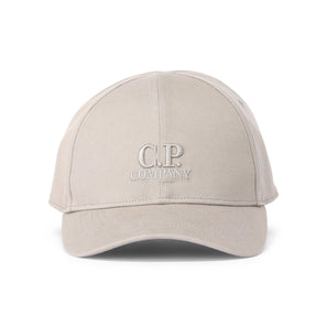 Cap mit Logo-Stickerei . / Graugrün
