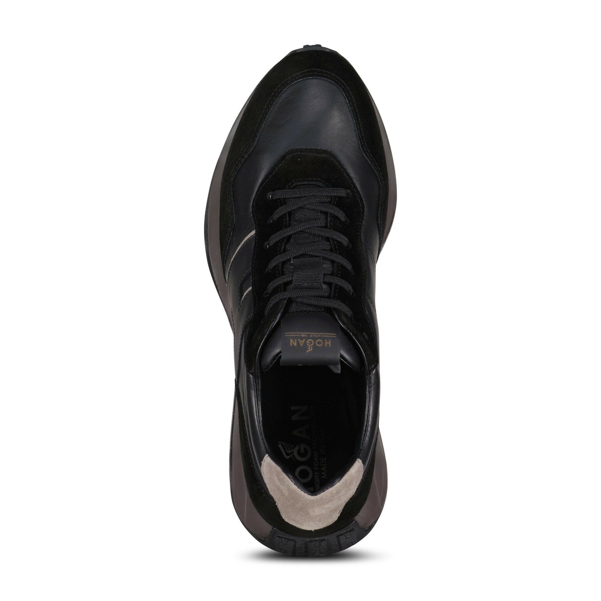 Sneakers aus Leder