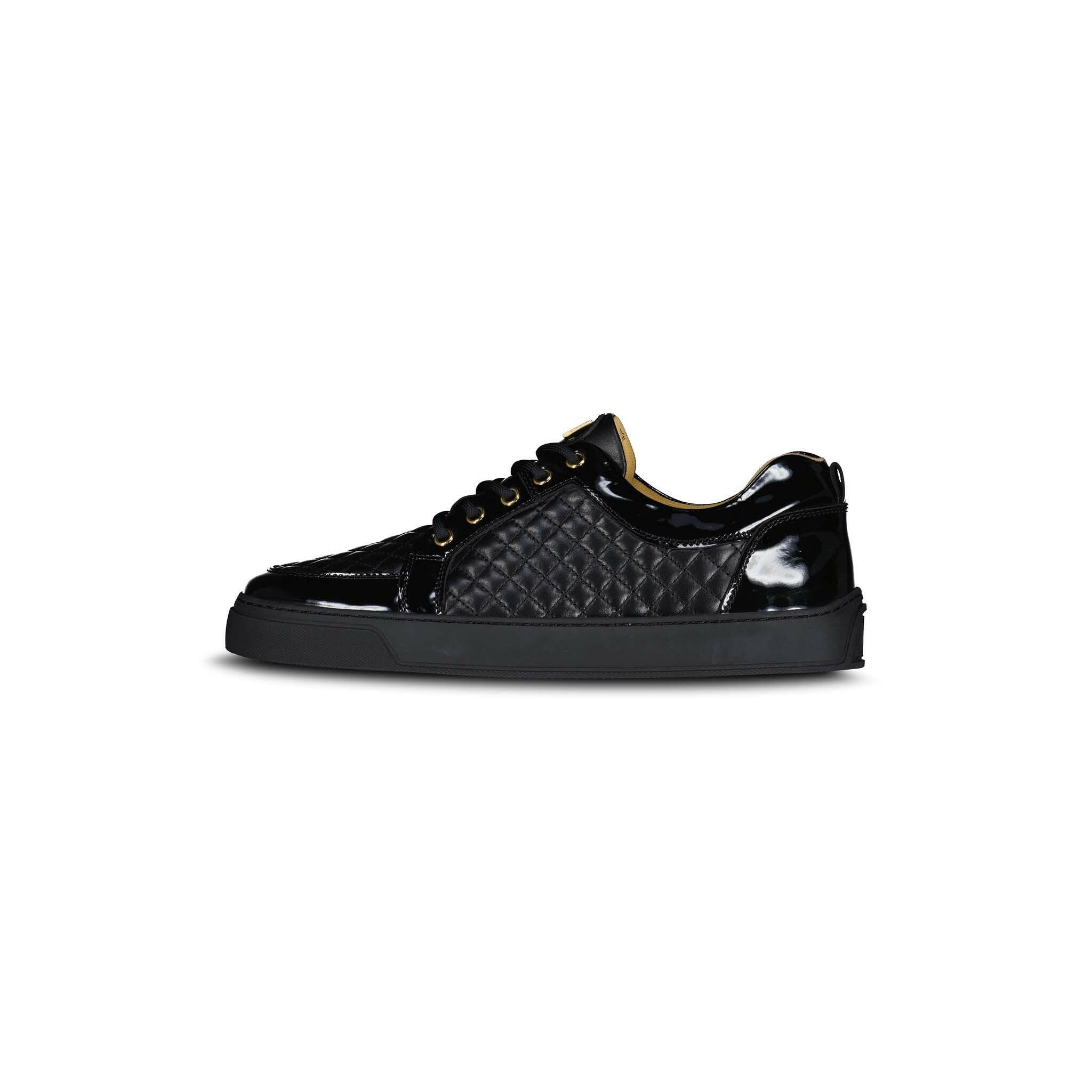 Sneaker aus Lackleder